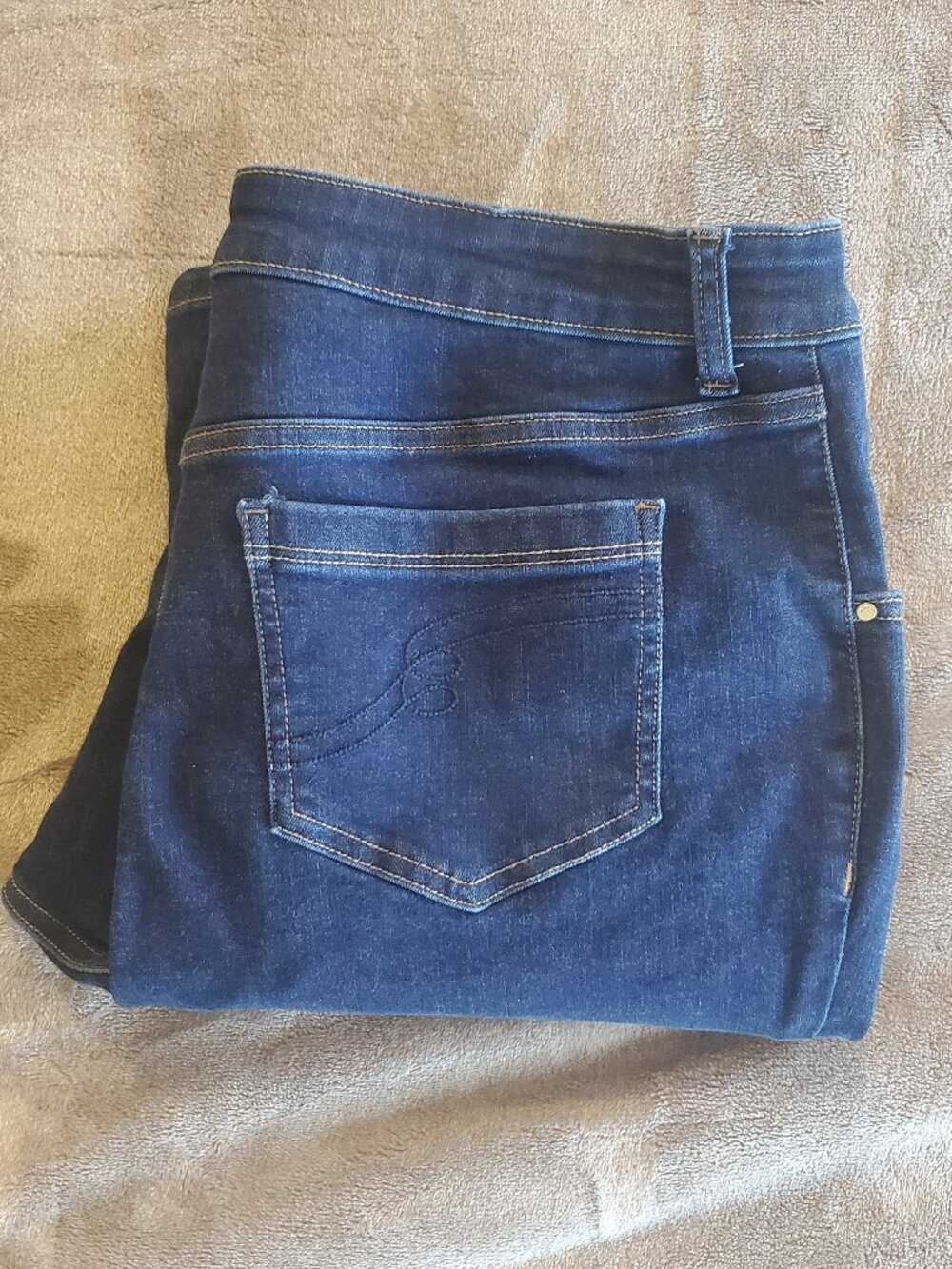 Women With Control Contour Curves Blue Jeans, Size 14